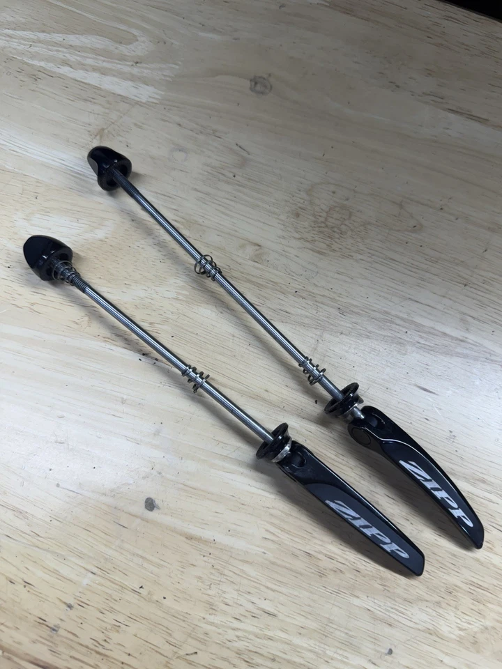 Juego de pinchos de liberación rápida Zipp Tangente - 100 mm/130 mm, acero inoxidable, negro Foto 1 de 4