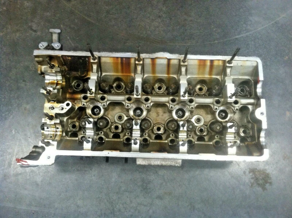 2004-2007 BMW 750i 750Li E65 E66 ~ ЛЕВАЯ ГОЛОВКА БЛОКА ЦИЛИНДРОВ КЛАПАННАЯ ПЕРЕДАЧА ~ 5-8 - Изображение 1 из 4