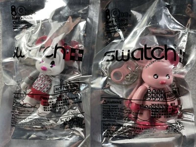 2.5” Qee SWATCH Designer Collection ~ Juego de 2 Llaveros ~ A. D. Puchalski - Vinilo Foto 1 de 3