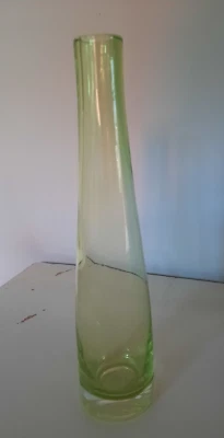 IKEA Bestådd Green Glass Bud Vase 23 cm tall - Image 1 of 2