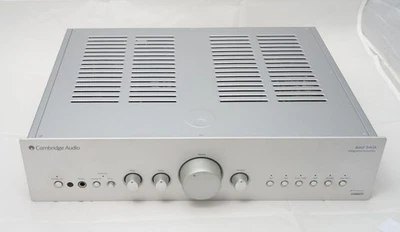 Amplificador integrado Cambridge Audio Azur 540A Foto 1 de 4