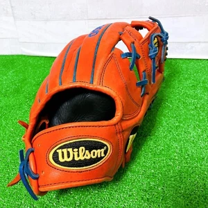 Guante de bola dura doble Wilson A2000 para diestros en el campo edición limitada color raro - Imagen 1 de 24