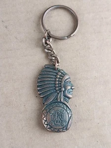 Vintage 2-seitiger Arizona Indianerhäuptling im Profil messingfarben Metall Souvenir Schlüsselanhänger - Bild 1 von 6