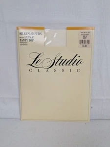 LE STUDIO Silken Sheer Sandalfoot Pantyhose SIZE D Ivory - Picture 1 of 3