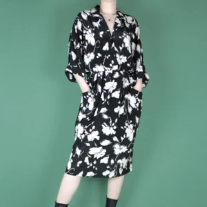 VINTAGE 90s 80s Black White Floral Knee Retro Midi Pencil Dress S Medium 12 - Picture 1 of 11