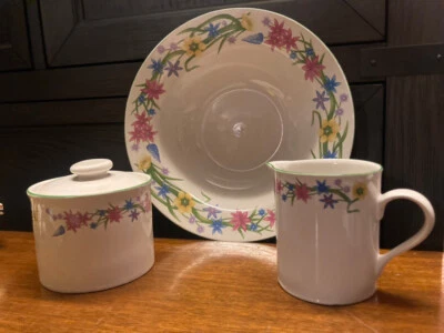 Cuenco para servir verduras Country Garden Faberware crema con tapa azucarero Foto 1 de 4