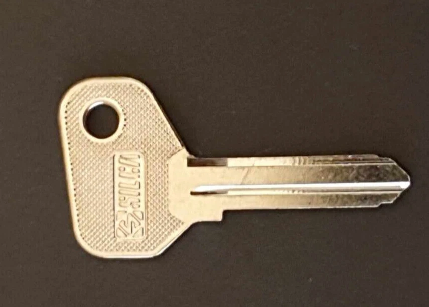 CIRCA 1981 MOTO MORINI CAMEL 500 LLAVES MOTO CORTADAS A CÓDIGO Foto 1 de 1