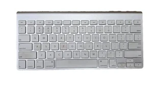 Apple Keyboard A1314 Bluetooth Wireless - 2009 - 2 AA Batterys (Works As Should) - Picture 1 of 13