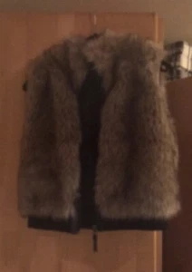 H&M Kunstfell Weste Neu Größe XS mit Reißverschluss - Bild 1 von 1