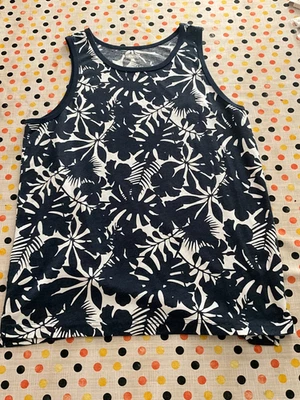 levis man tank floral - Image 1 of 4
