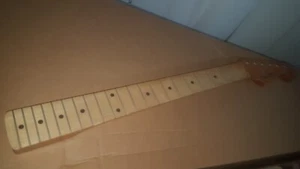 ALLPARTS licensed by FENDER STRATOCASTER MAPLE NECK - Picture 1 of 11