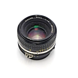 *Read* Nikon Nikkor 50mm f/1.8 Ai-s AIS - 401 - Picture 1 of 3