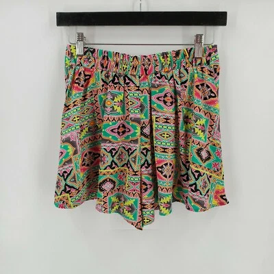 Pantalones Cortos Charlotte Russe Juniors Rosa Verde Azteca Talla Pequeña Foto 1 de 4