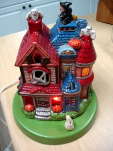Light Up Ceramic Halloween Spook House - Picture 1 of 4