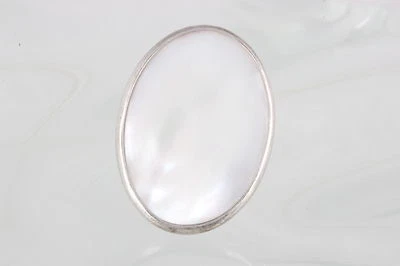 STERLING SILVER MOTHER OF PEARL RING SIZE 5 925 FINE 1035B - Image 1 of 3