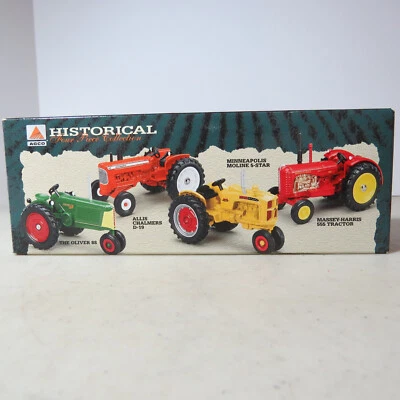 Ertl AGCO Trattore Storico 4 Pezzi Collezione 1/64 JD-13014-1HUA-B - Immagine 1 di 4