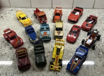 Lote de 15 coches de juguete diferentes (modelo, Tootsie, Arco, Fundmension, MMI). **LEER** Foto 1 de 4