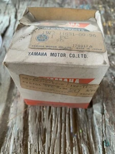 Yamaha OEM Piston 1W2-11631-00-96 - Picture 1 of 5