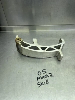 05 06 07 Ski-doo MXZ Mach Z 1000 SDI Front Left Right Spindle Knuckle 505071232 - Изображение 1 из 4