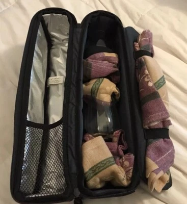 Bolsa de viaje aislada para botella de vino Picnic at Ascot 2 copas de vino 4 servilletas Foto 1 de 4