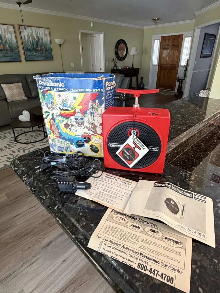 Reproductor de 8 pistas Panasonic RQ-830S TNT portátil rojo (ver video) ¡Cables de caja manuales! Foto 1 de 4