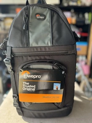 Lowepro SlingShot BackPack 202 AW DSLR Camera Bag W Rain Padded Cover - Image 1 of 3