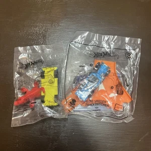 Hot wheels McDonald’s Spielzeug und Burger King Spielzeug 2 Stück Neu Originalverpackt - Bild 1 von 5