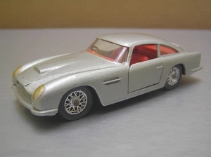 Solido 130 Aston Martin DB5 Vantage metallic silver 1/43 scale Mint Condition - Picture 1 of 9