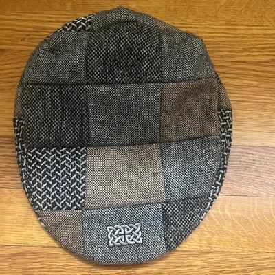 Men's PATRICK FRANCIS Ireland Flat Cap Wool / Acrylic Tweed Patch Celtic Knot L - Image 1 of 4
