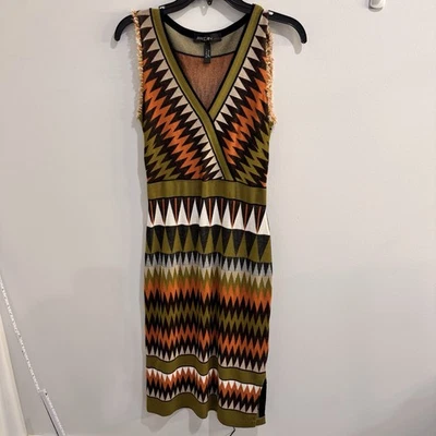 Vestido Marc Cain Rethink Together Tejido Verde Oliva Profundo Estampado Chevron Mosaico 4 Foto 1 de 4