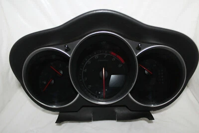 Cuadro de instrumentos velocímetro 04 Mazda RX8 indicadores del panel de instrumentos 84.042 millas Foto 1 de 4