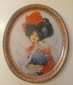 Vintage 1974 Budweiser Mädchen rotes Kleid Metall ovales Tablett 10,5"×12,75" - Bild 1 von 8