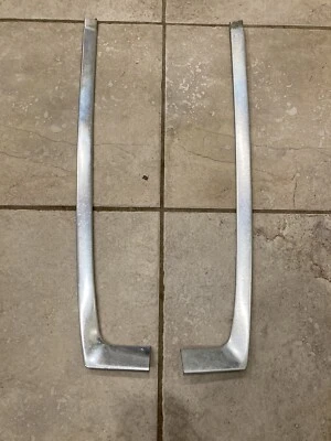 Juego de 2 piezas molduras parabrisas Ford Bronco Truck F150 F250 F350 1980-96 Foto 1 de 4