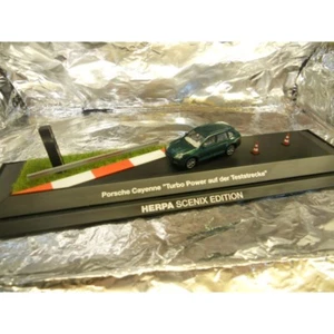 ** Herpa 461085 Porsche Cayenne Turbo Power auf der Teststrecke SCENIX EDITION - Picture 1 of 1