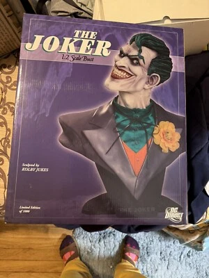 Busto DC Direct The Joker escala 1:2 edición limitada 003/1000 Kolby Jukes Foto 1 de 3
