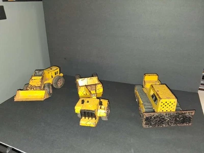 2 TONKA Y 1 BULLDOZER - CAMIONES DE CONSTRUCCIÓN - BULLDOZER Y MUDANZA ARTICULADA Foto 1 de 4