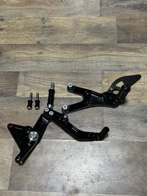 2009-14 BMW S1000RR Spider Racing левая задняя установка ножная опора рычаг переключения передач BMW001 - Изображение 1 из 4