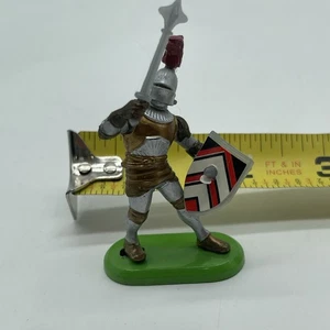 Vintage 1971 Britains Toy Soldier- Knight With Mace & Shield Red 2”-2.5” - Picture 1 of 4