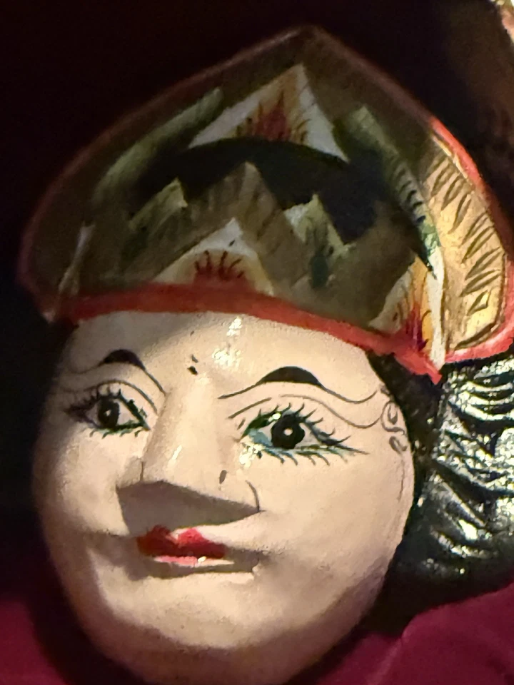 Ceramic mask - Image 1 of 1