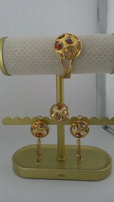 Juego de 3 piezas de joyería chapada en oro anillo ajustable, brazalete y pendientes colgantes Foto 1 de 4