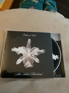 Kings Of Leon - Aha Shake Heartbreak - Original CD Album & Inserts Only - Imagen 1 de 2
