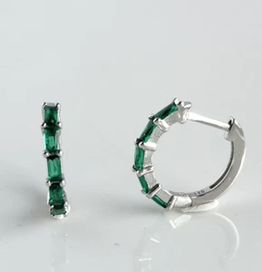 925 Sterling Silver  1.3x3.7mm Emerald 1/2'' Heggie Earrings Gemstone - Picture 1 of 2
