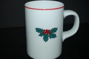 Tazza Dansk International Designs JUL TIDINGS Portogallo NATALE AGRIFOGLIO fascia rossa - Foto 1 di 4