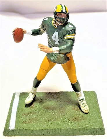NFL Green Bay Packer Brett Farve #4 Figurine Cover