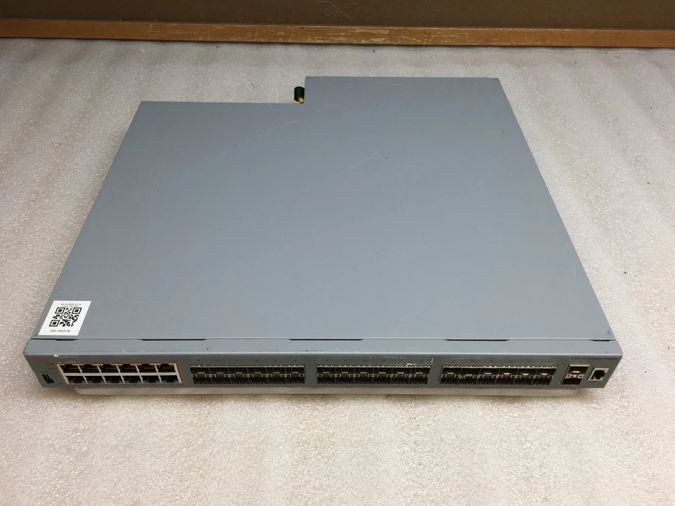Avaya VSP 4450GSX-PWR+ EC4400A05-E6 48-Port Gigabit Ethernet Switch - Image 1 of 4