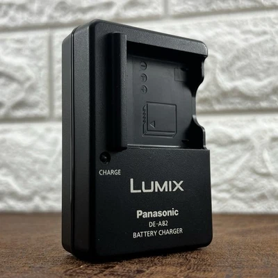 Cargador Original Panasonic DE-A82 para Batería Lumix LX5 LX6 LX7 DMW-BCJ13 BCJ13E Foto 1 de 2