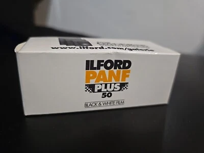 Ilford PANF Plus - Black & white print film 120 (6 cm) ISO 50 - EXPIRED AUG 2006 - Image 1 of 2