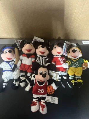 Disney Store Deportes Mickey Peluche Gorro Bebés NUEVO CON ETIQUETAS Juego de 6 Foto 1 de 4