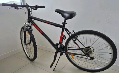 66cm Tourex Sports Mountain Bike 18 Speed  66CM - Black&Red Very Good Condition. - image 1 of 4