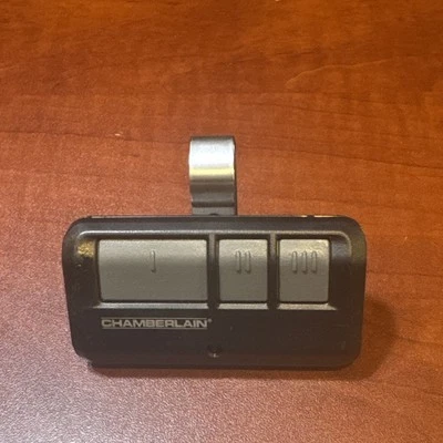 Chamberlain 3 Button Garage Door Remote Model 953ESTD   JL - Image 1 of 4